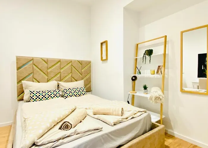 Lovely 4-br Retreat Ottakring With Stunning Apartamento *