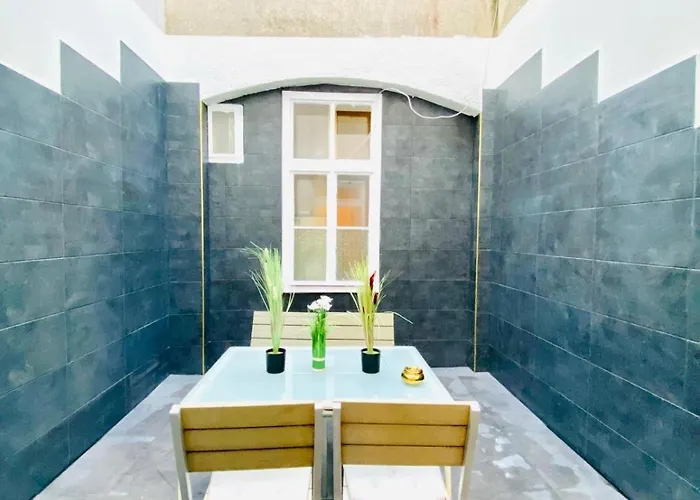 Lovely 4-br Retreat Ottakring With Stunning Apartamento Viena