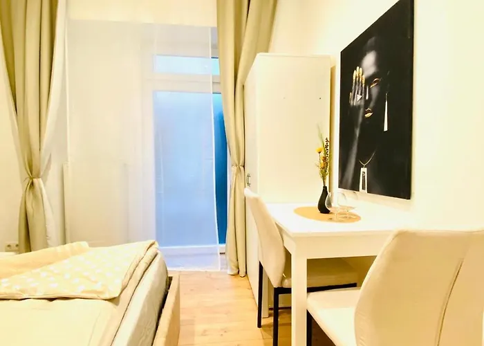 Lovely 4-br Retreat Ottakring With Stunning Apartamento