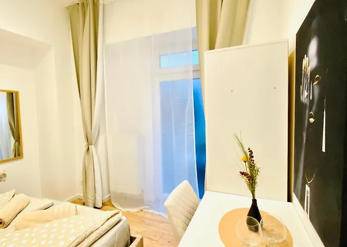 Lovely 4-br Retreat Ottakring With Stunning Apartamento Viena