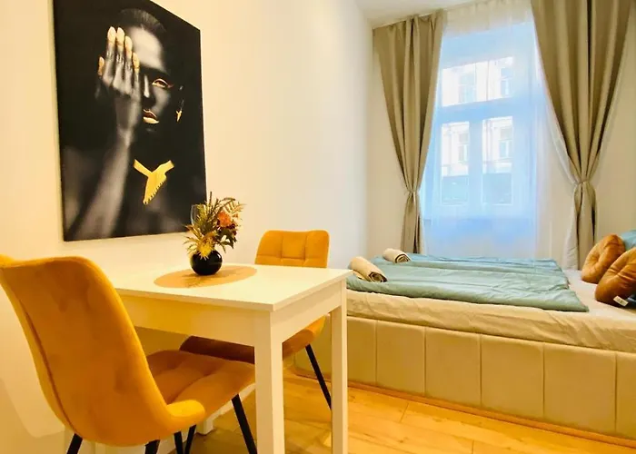 Lovely 4-br Retreat Ottakring With Stunning Apartamento