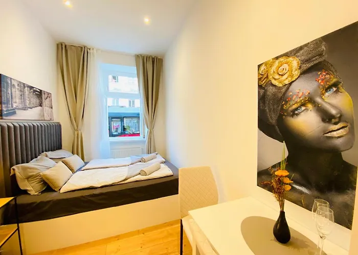 Lovely 4-br Retreat Ottakring With Stunning Apartamento *